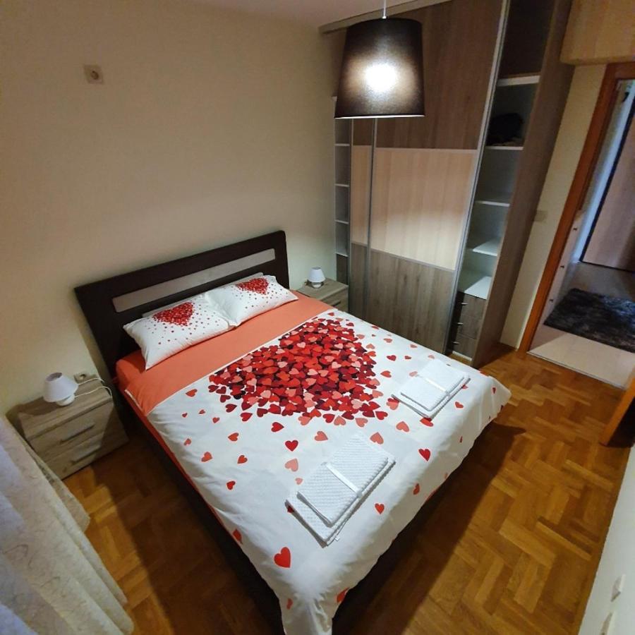 Aphrodite Apartment 波德戈里察 外观 照片